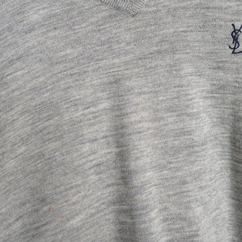 90's｜Logo Embroidery V - neck Sweater - NEWSED