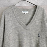 90's｜Logo Embroidery V - neck Sweater - NEWSED