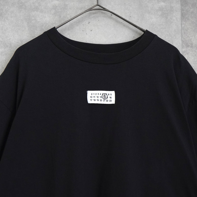 エムエムシックス メゾン マルジェラ ナンバーロゴ Tシャツ ブラック