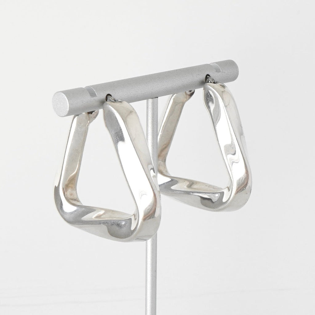 ボッテガヴェネタ トライアングル フープ シルバー925 ピアス