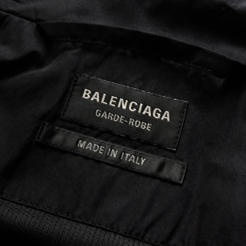 バレンシアガ ロゴ ナイロンブルゾン ブラック