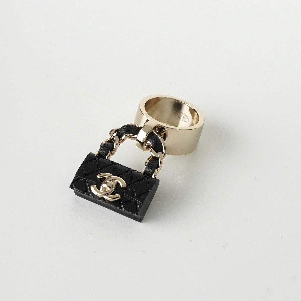 Chanel Coco Mark Matelasse 戒指，银色/黑色，尺码 9.5