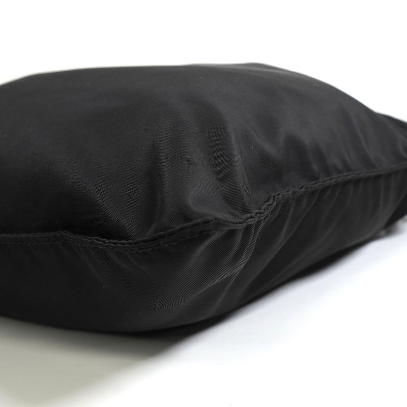 プラダ トライアングルロゴ テスート ポコノ ナイロン ショルダーバッグ ブラック