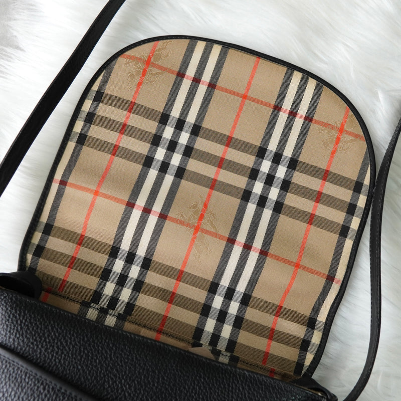 バーバリー ヴィンテージ ロゴ ショルダーバッグ ブラック