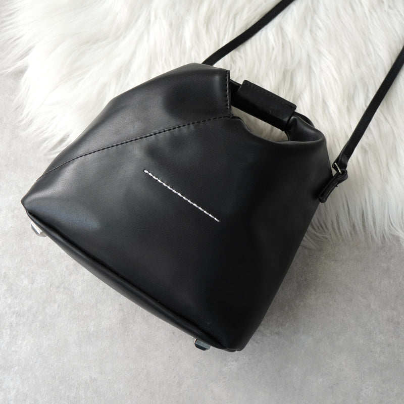 エムエムシックス メゾン マルジェラ レザー ジャパニーズバッグ クロスボディ ショルダーバッグ ブラック