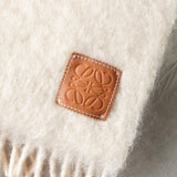 ロエベ アナグラム レザーパッチ モヘア マフラー ホワイト