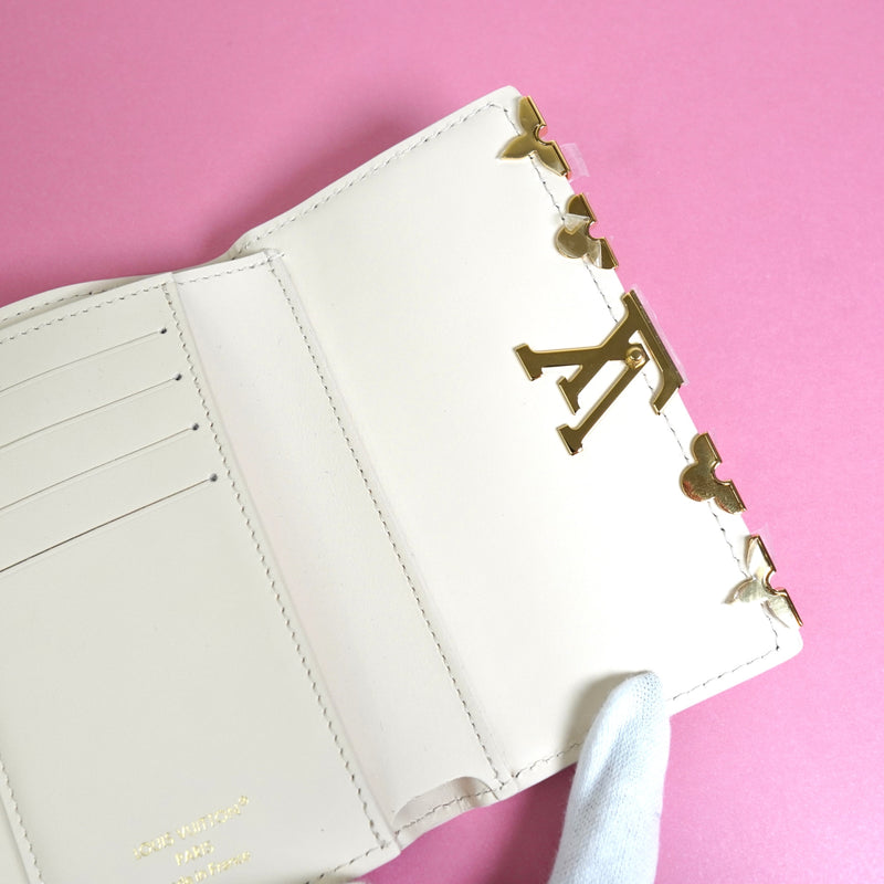 ルイ ヴィトン ポルトフォイユ カプシーヌ コンパクト クオーツ 三つ折り財布 ホワイト M11363