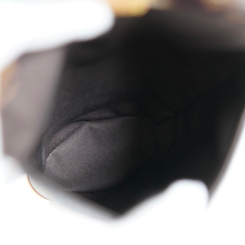 ルイ ヴィトン モノグラムクラギー エンベロップポーチ ブラウン M83344 ICチップ内蔵