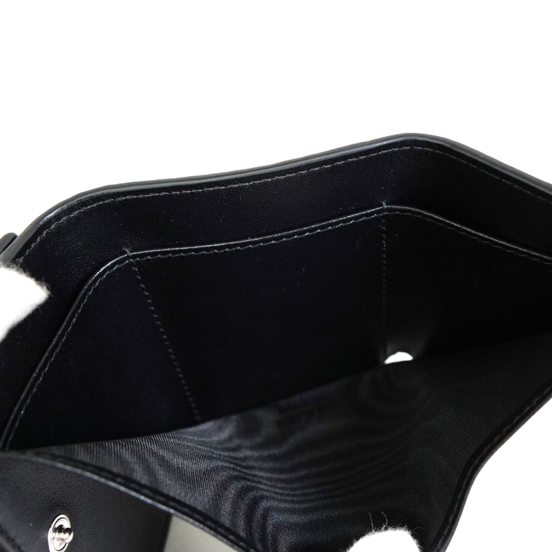 プラダ ヴィッテロダイノレザー トライアングルロゴ 三つ折り財布 ブラック ICタグ内蔵