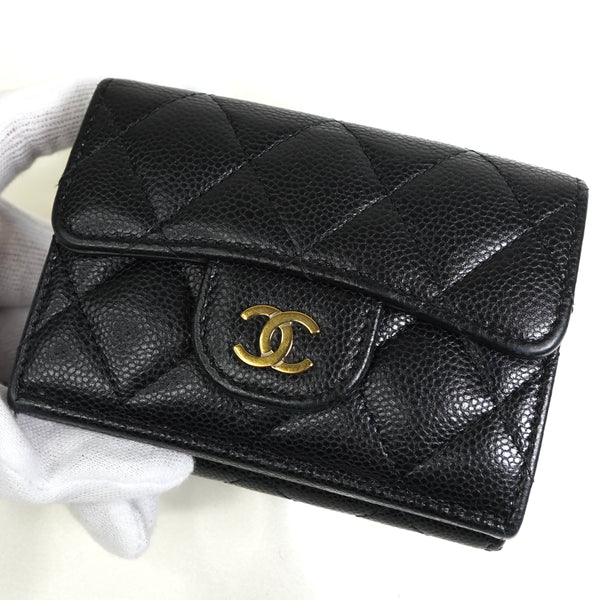 シャネル ココマーク マトラッセ キャビアスキン 三つ折り財布 ブラック A番台8桁