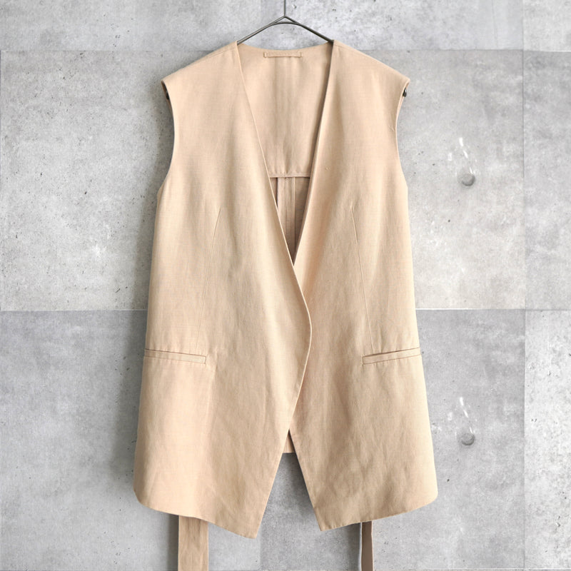 Sleeveless and Buttonless Linen Vest