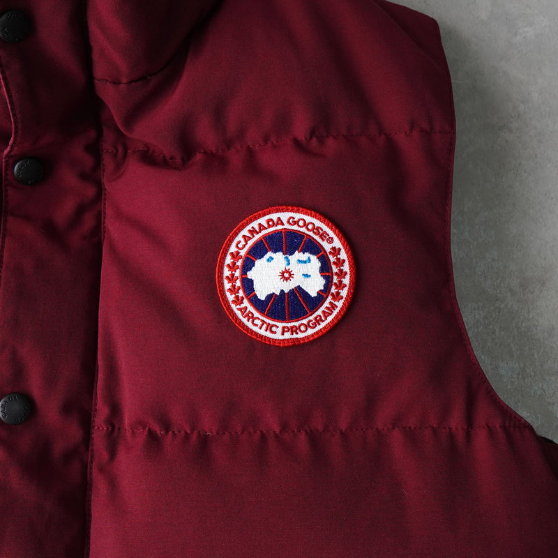 カナダグース ダウンベスト レッド