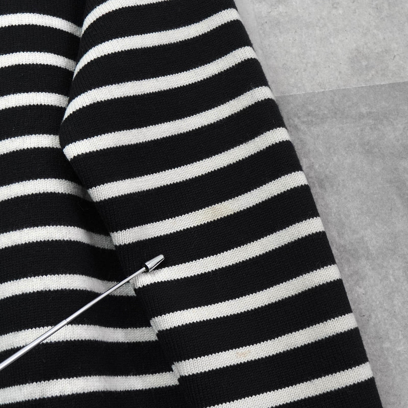 アミパリ アミ パリス ハートロゴ ボーダー ニット ブラック