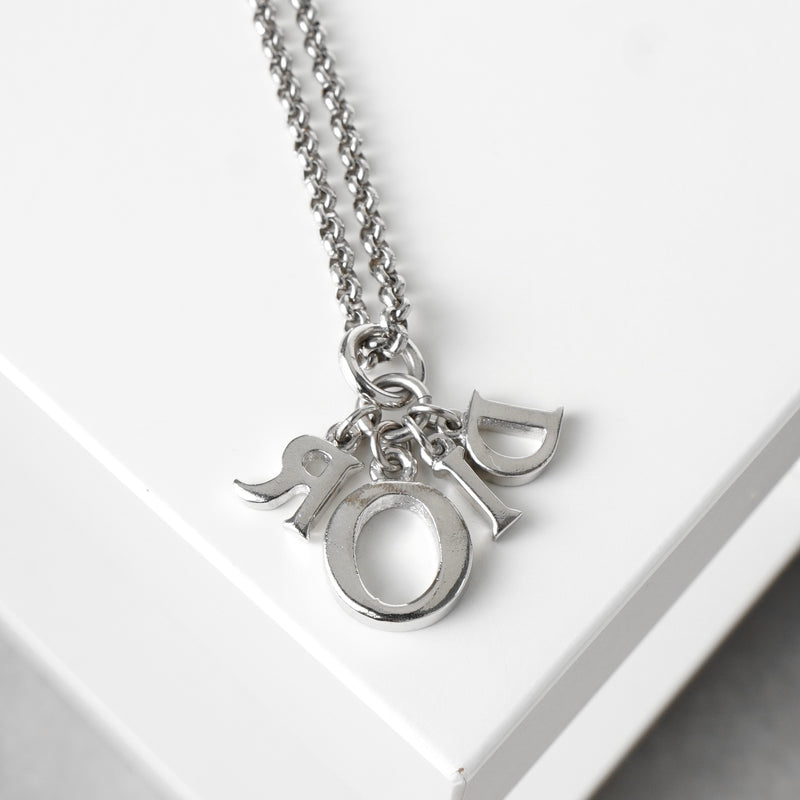 クリスチャン ディオール Diorロゴ チェーン ネックレス シルバー