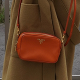 プラダ サフィアーノ レザー ミニ ショルダーバッグ ポシェット オレンジ