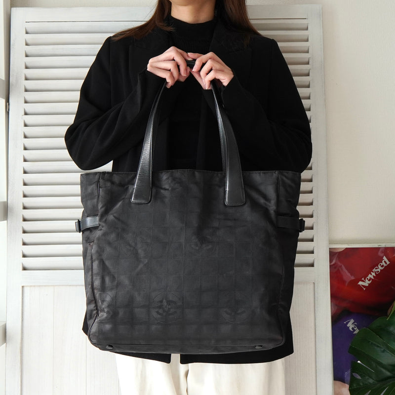 シャネル ニュートラベルライン GM トートバッグ ブラック 7桁6番台