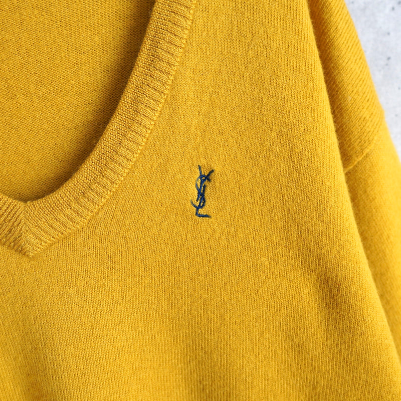 90's｜Logo Embroidery V-neck Sweater
