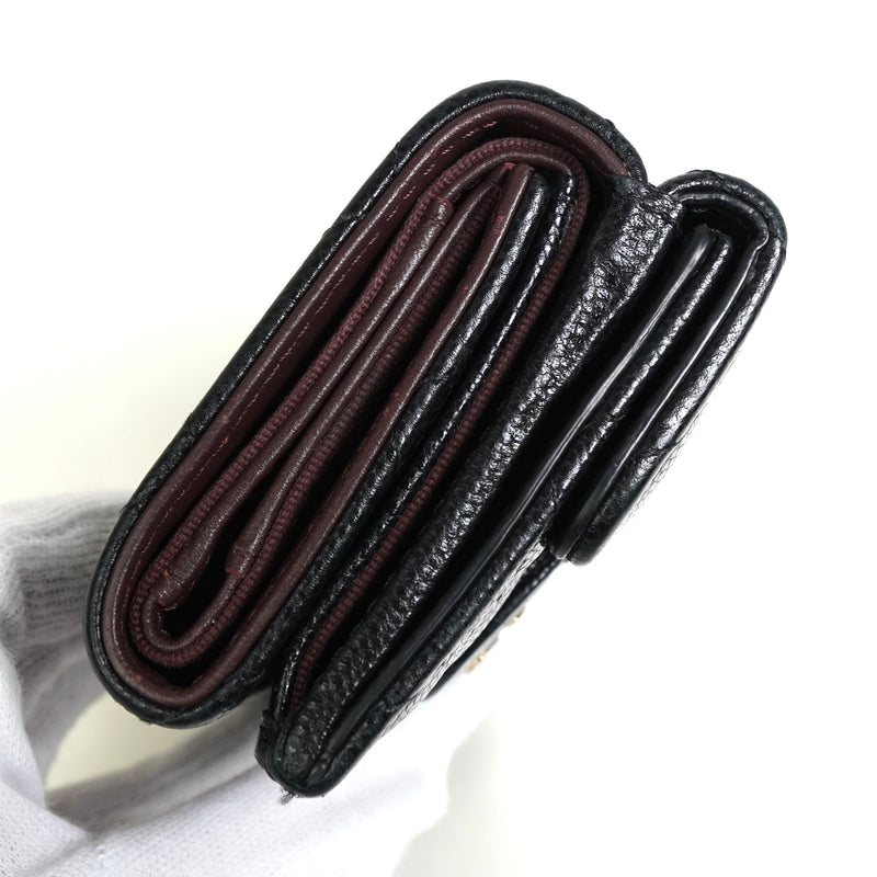 シャネル ココマーク マトラッセ キャビアスキン 三つ折り財布 ブラック A番台8桁