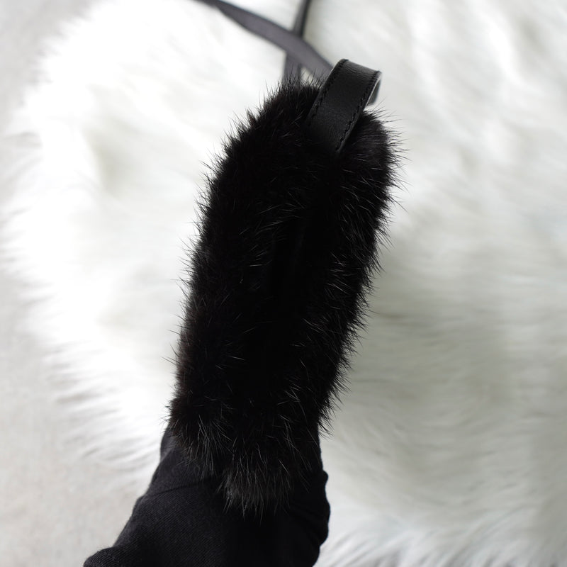 ロエベ スタッズ アナグラム ハラコレザー / ファー ショルダーバッグ ブラック