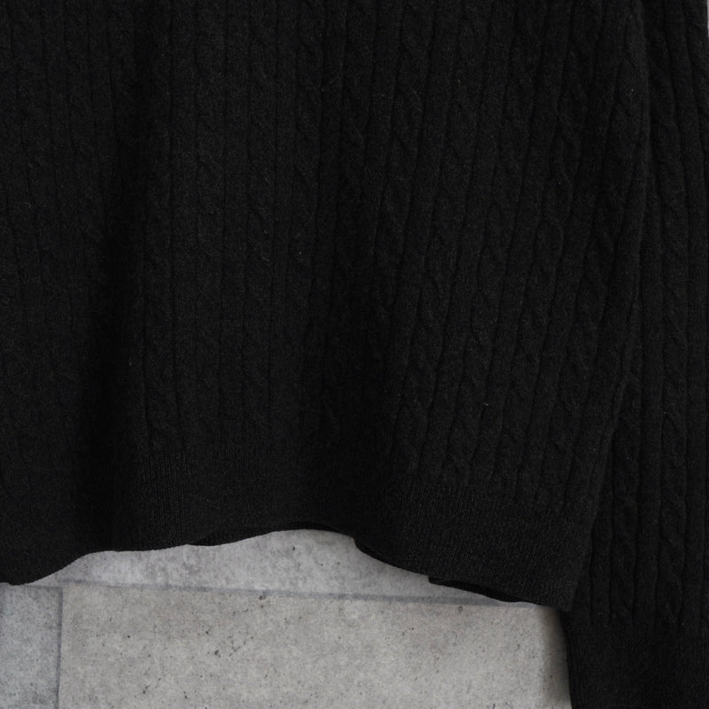 ラコステ ロゴパッチ ケーブル編み ニット ブラック