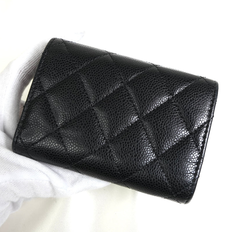 シャネル ココマーク マトラッセ キャビアスキン 三つ折り財布 ブラック A番台8桁