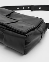 ボッテガ ヴェネタ カセット レザー ショルダーバッグ ブラック