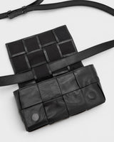 ボッテガ ヴェネタ カセット レザー ショルダーバッグ ブラック