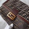 Fendi Mamma Bucket Zucca Pile 单肩包 棕色