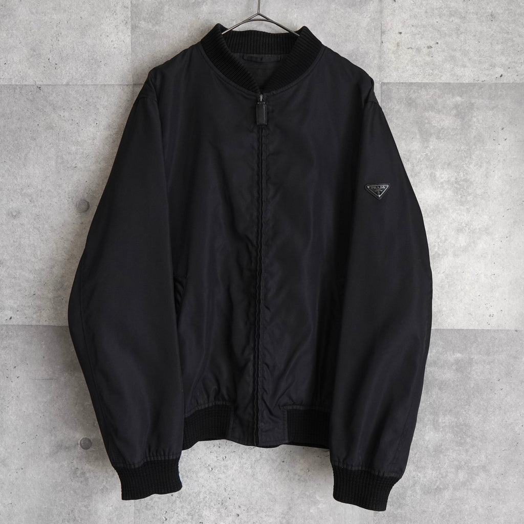 プラダ トライアングルロゴ ナイロン ボンバージャケット スタジャン ブルゾン ブラック メンズ
