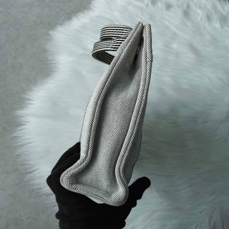 エルメス フールトゥPM キャンバス ハンドバッグ ホワイト / ブラック