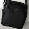 プラダ ナイロン ショルダーバッグ トライアングルロゴ ブラック
