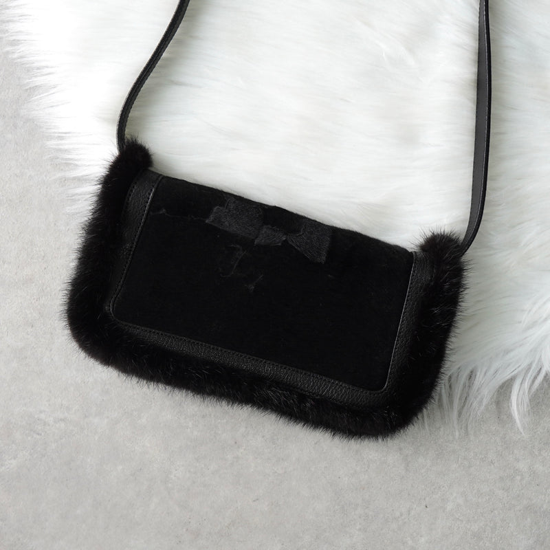 ロエベ スタッズ アナグラム ハラコレザー / ファー ショルダーバッグ ブラック