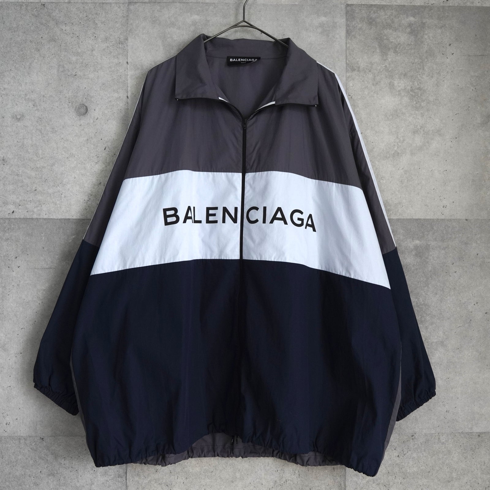 BALENCIAGA バレンシアガ ナイロンジャケット グレー ネイビー BALENCIAGA - BALENCIAGA ナイロンジャケット グレー・ホワイト