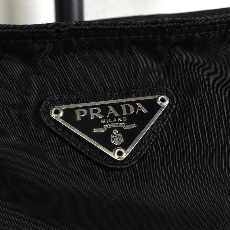 プラダ トライアングルロゴ テスート ポコノ ナイロン ショルダーバッグ ブラック
