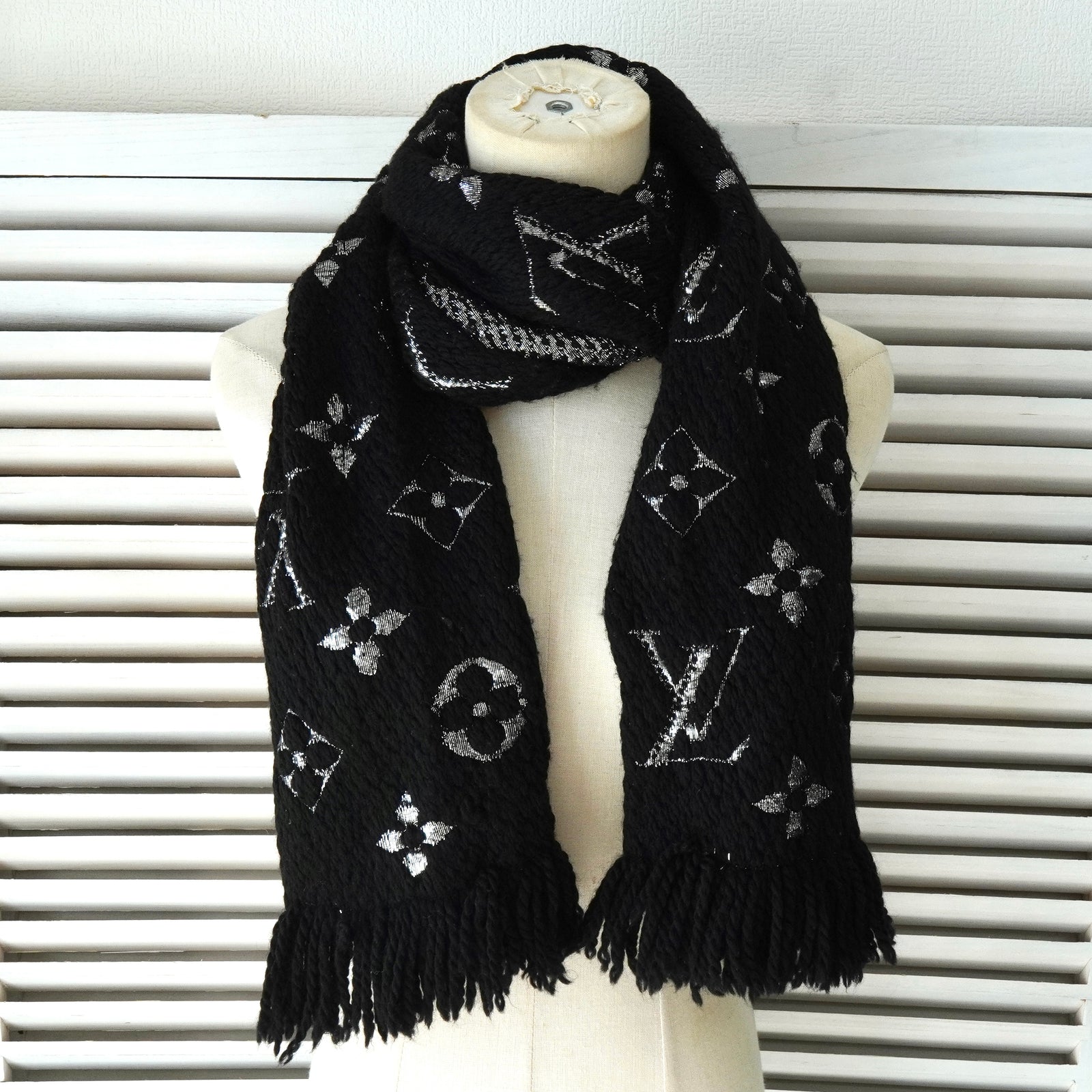 ルイ ヴィトン エシャルプ ロゴマニア シャイン モノグラム ウール