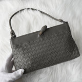 ボッテガ ヴェネタ イントレチャート レザー がま口 ハンドバッグ グレー