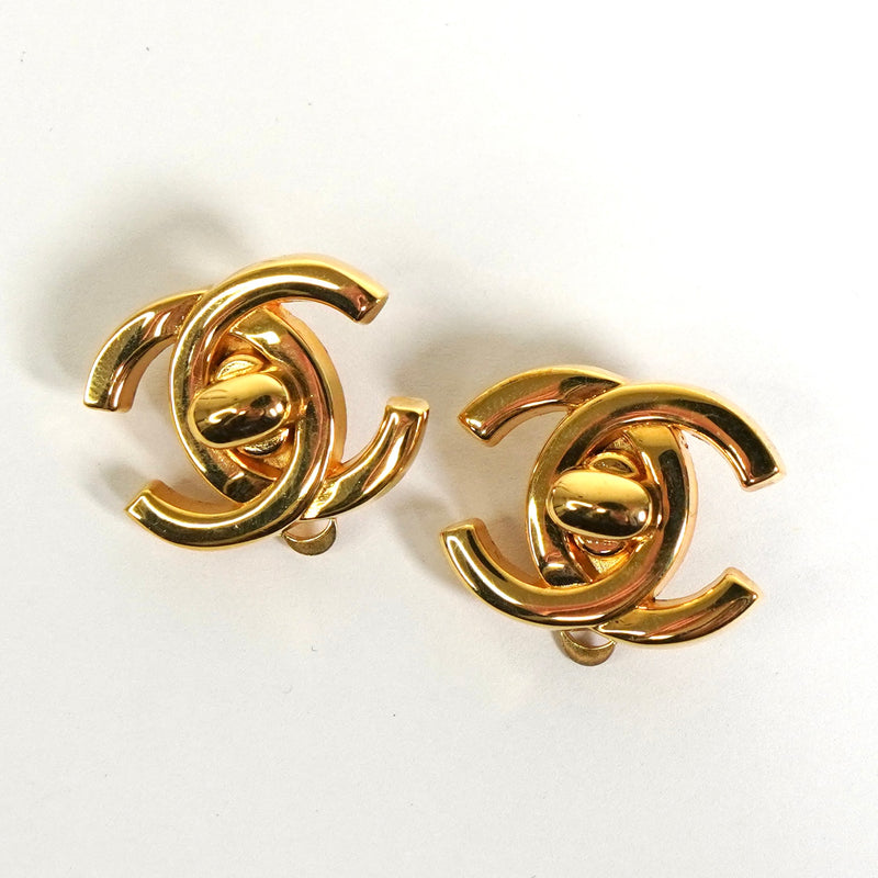 シャネル ココマーク ターンロック イヤリング GP