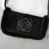 ロエベ スタッズ アナグラム ハラコレザー / ファー ショルダーバッグ ブラック