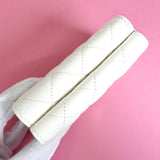 シャネル ココマーク マトラッセ キャビアスキン 三つ折り財布 ホワイト