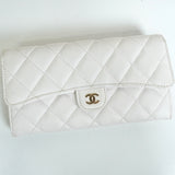 シャネル クラシック ココマーク マトラッセ キャビアスキン 長財布 ホワイト