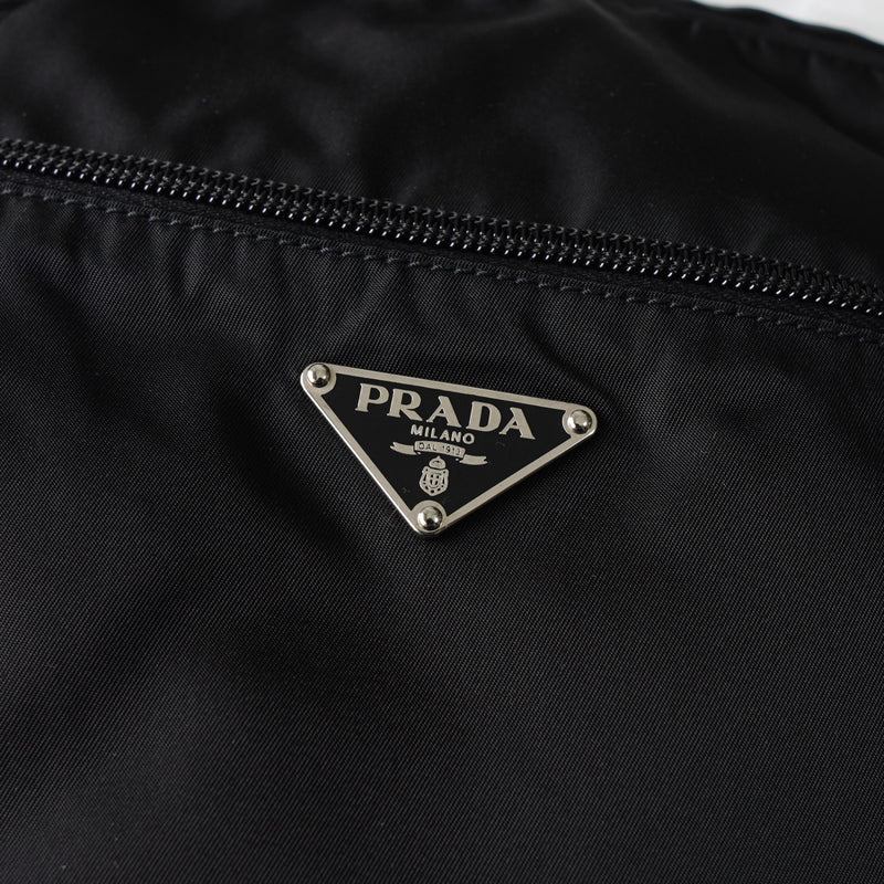 プラダ ナイロン ショルダーバッグ トライアングルロゴ ブラック