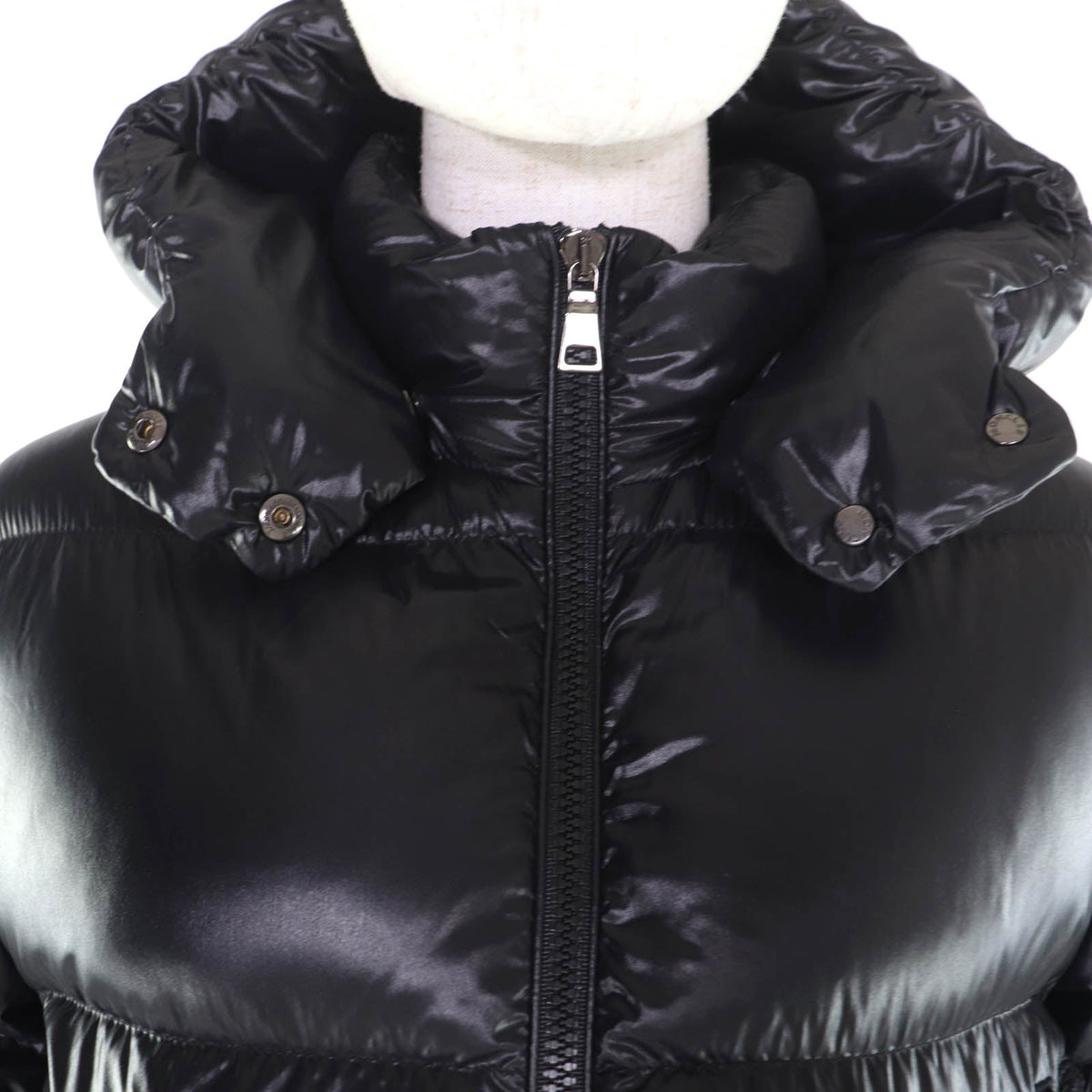 モンクレール ABBAYE フロントロゴ フード付 ZIP UP ダウンジャケット ブラック 12anni 152cm レディース - NEWSED