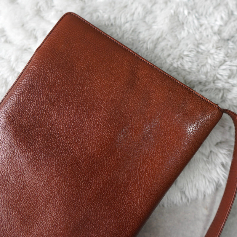 Anagram Leather Shoulder Bag - NEWSED