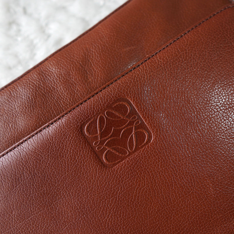 Anagram Leather Shoulder Bag - NEWSED
