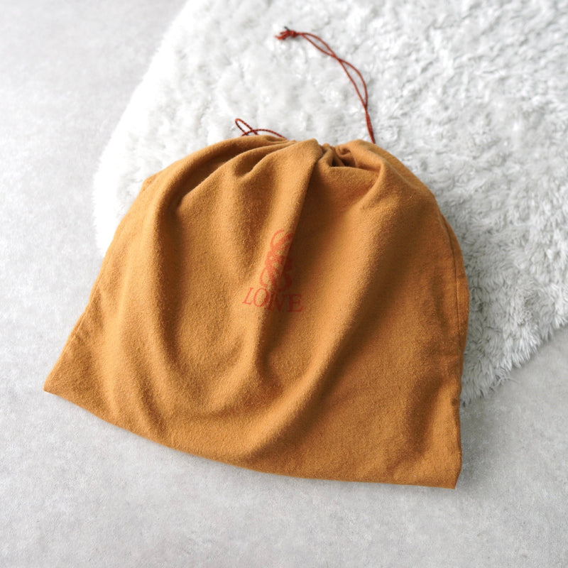 Anagram Leather Shoulder Bag - NEWSED