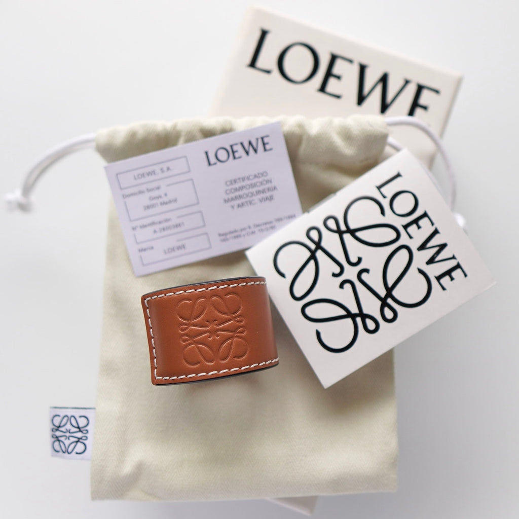 Anagram Magnet Bangle Brown