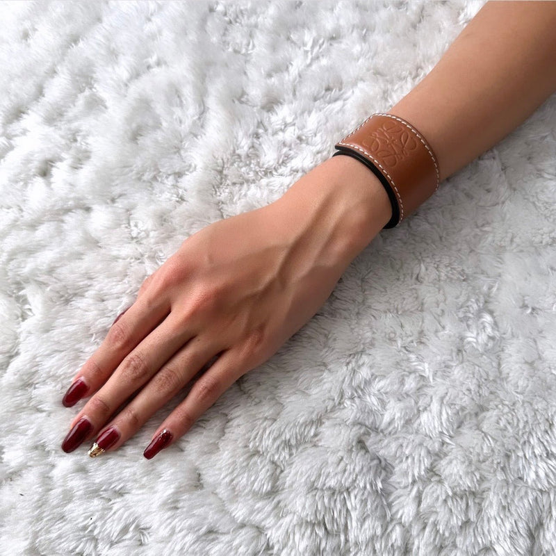 Anagram Magnet Bangle Brown - NEWSED