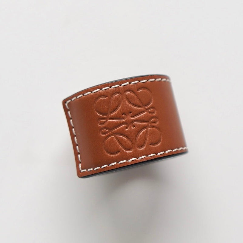 Anagram Magnet Bangle Brown - NEWSED