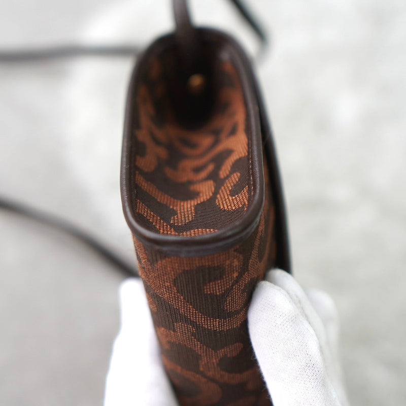 Arabesque Pattern Shoulder Bag - NEWSED