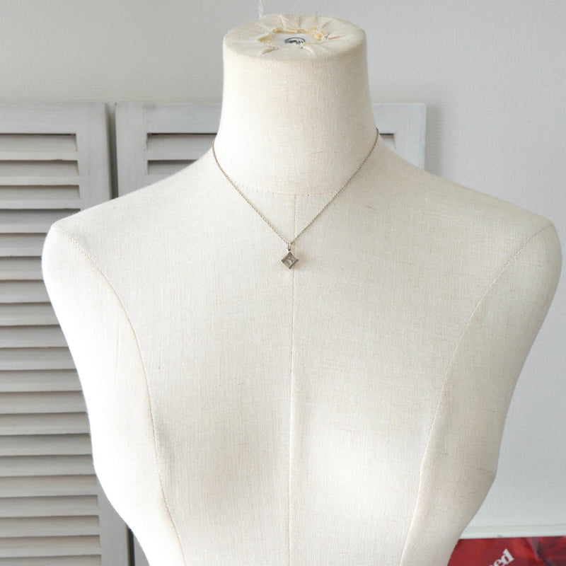 Atlas Cube Silver Necklace - NEWSED
